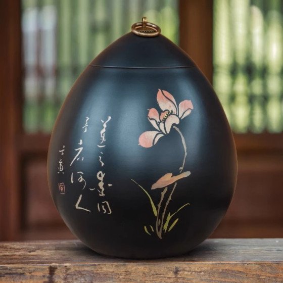 Jianshui Ceramic Tea Caddy (Master's Handcrafted Work)